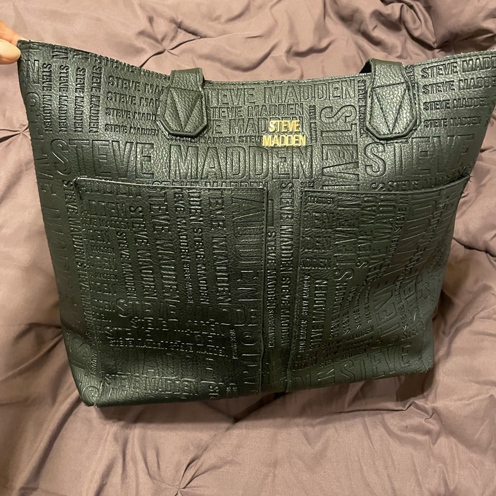 Steve Madden Purse -Excellent condition- 18 1/2” w x 13 3/4” h x 5 1/2” bottom